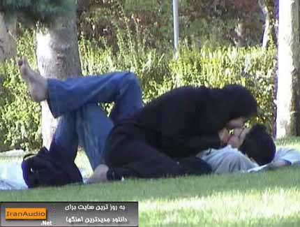 لب گرفتم وسط پارک